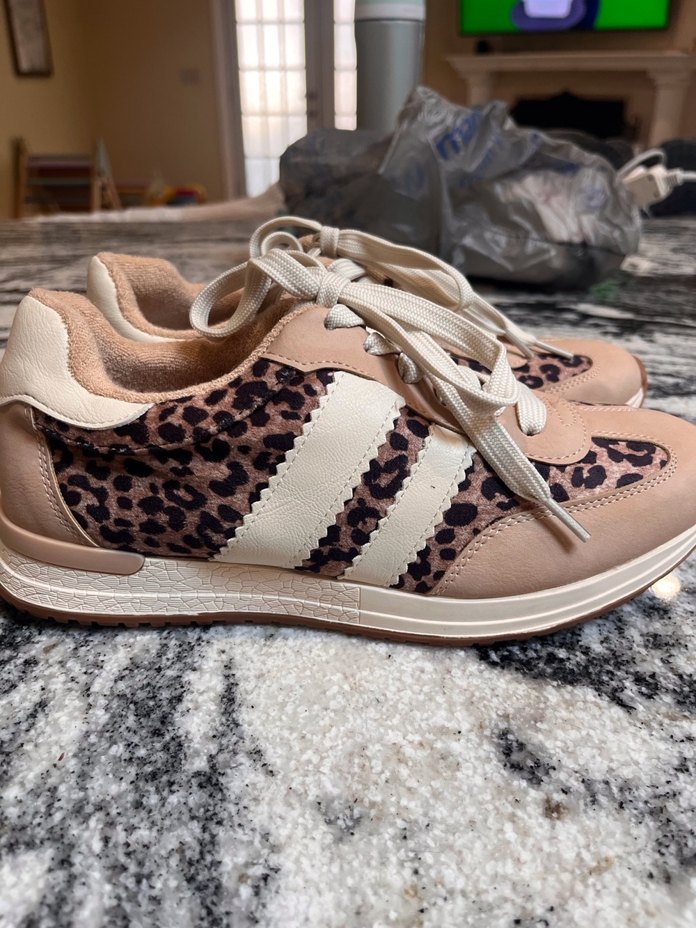 Dolce Vita Women’s Sneakers Size 7